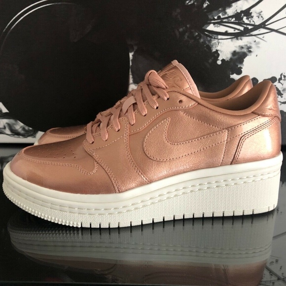 WOMENS NIKE AIR JORDAN 1 RETRO LOW LIFTED | NEW - Picture 3 of 7